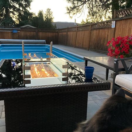 Bright Poolside Walkout Two Bedroom Basement Suite In The Okanagan 彭蒂克顿 外观 照片