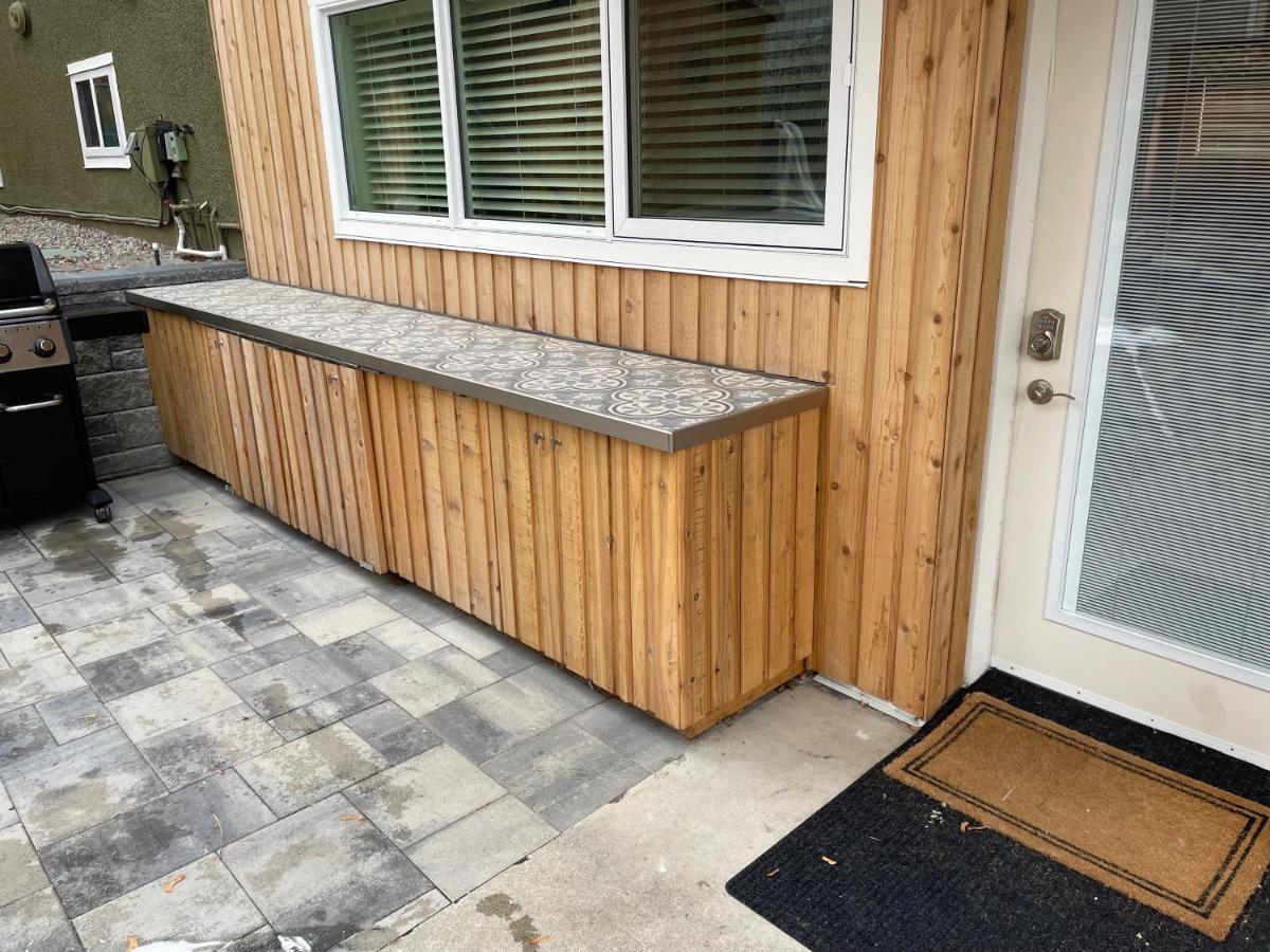 Bright Poolside Walkout Two Bedroom Basement Suite In The Okanagan 彭蒂克顿 外观 照片