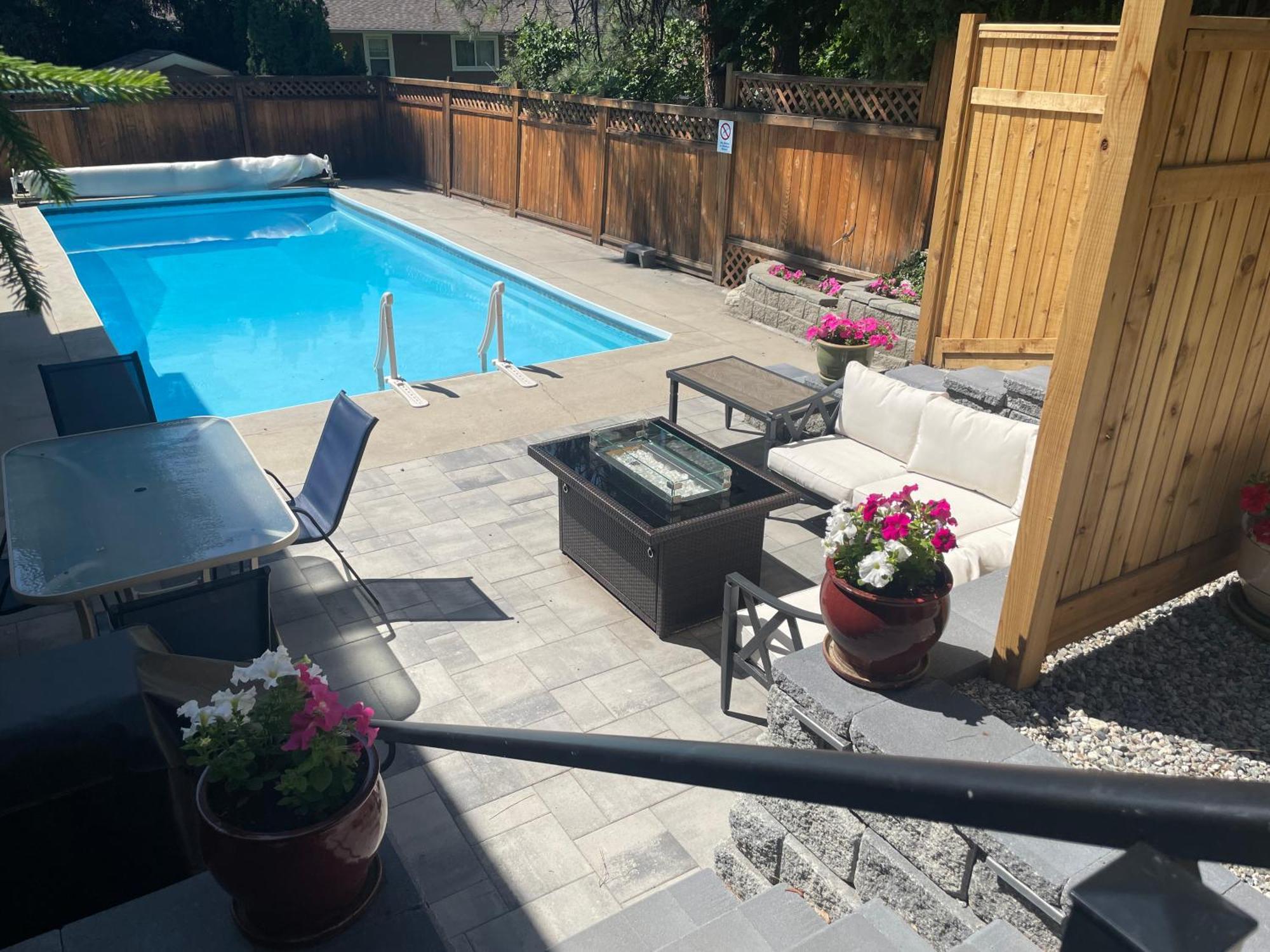 Bright Poolside Walkout Two Bedroom Basement Suite In The Okanagan 彭蒂克顿 外观 照片